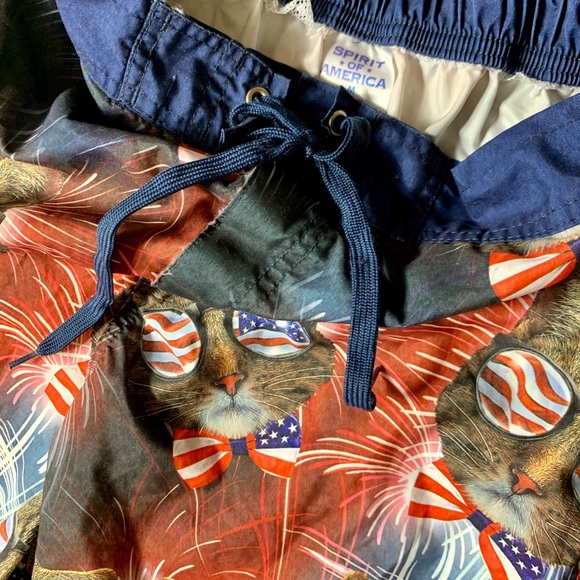 M Crazy Unique CATS & Fireworks Patriotic Shorts!! - Picture 5 of 12
